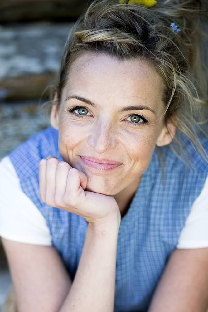 Model: Deborah 51155