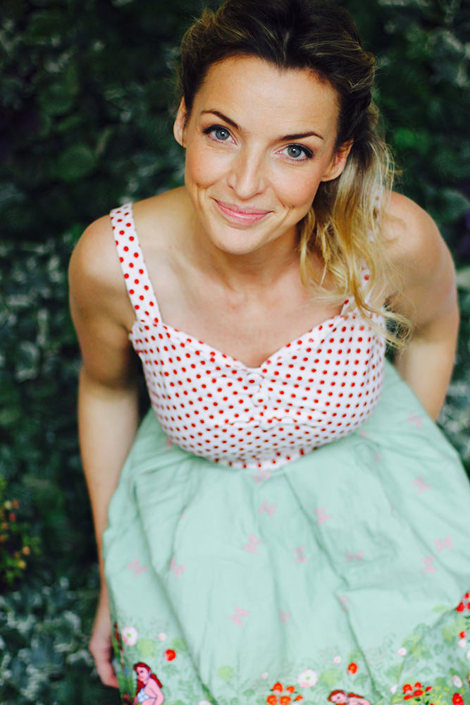 Model: Deborah 57152