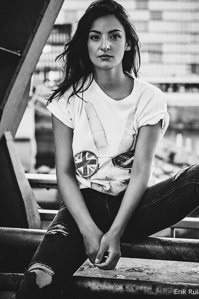 Model: Sarah 54978