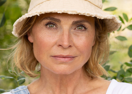 Model: Judith 102756