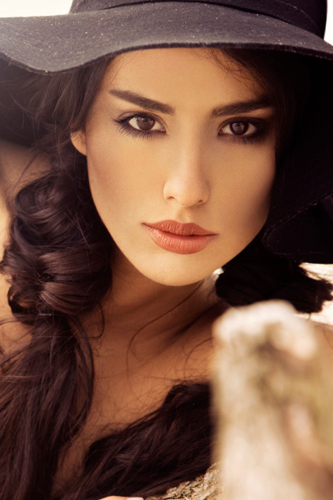 Model: Gabriela 19272