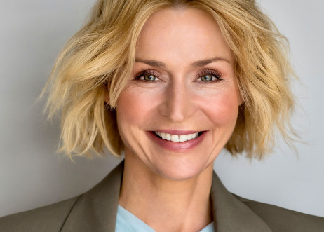 Model: Christine 109903