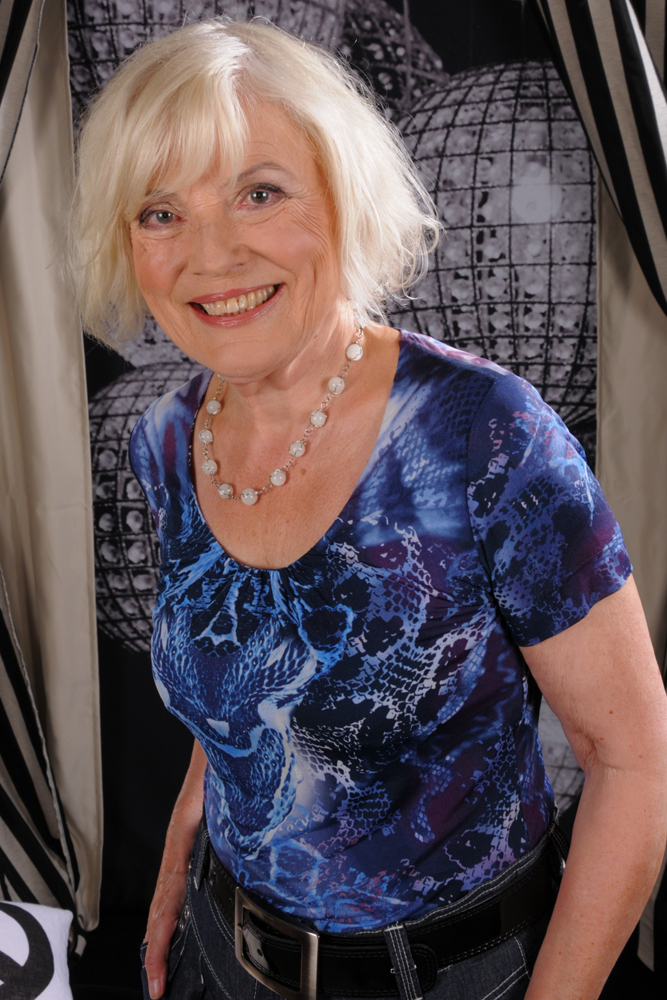 Model: Christine 6245