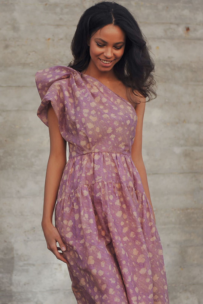 Model: Esther 102433