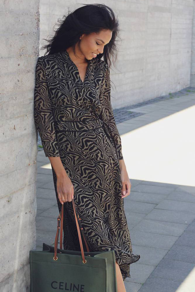 Model: Esther 102442