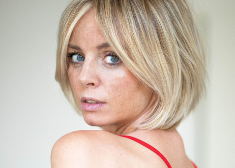 Model: Frederike 75612