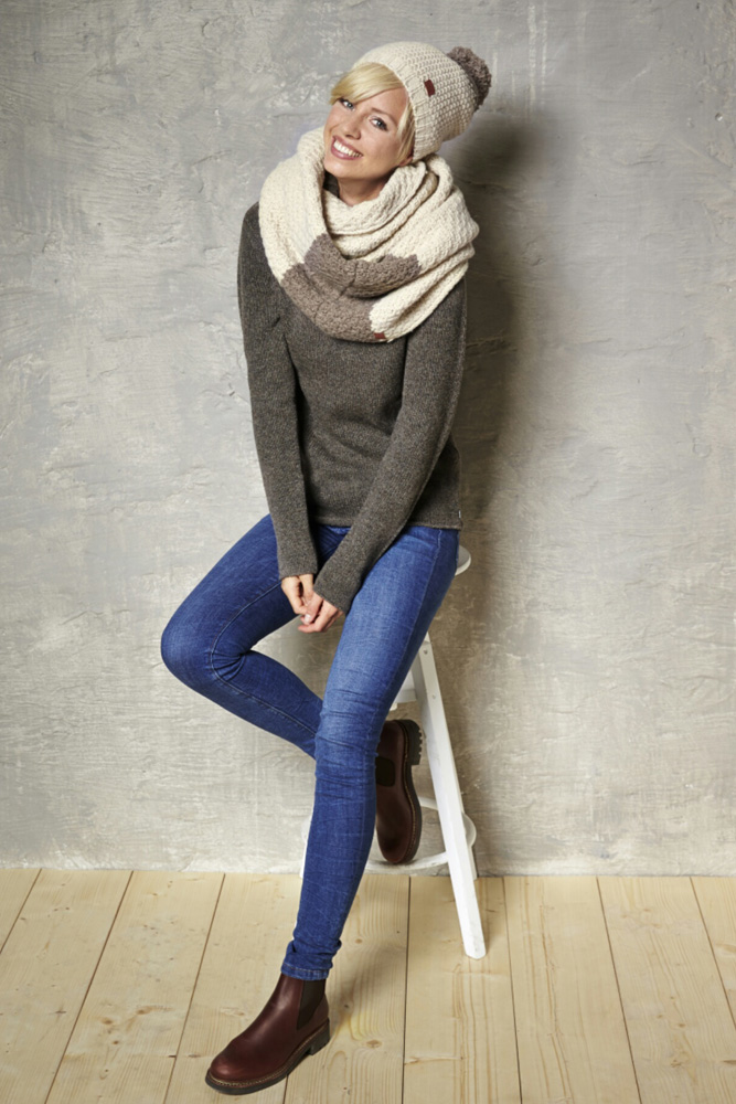 Model: Frederike 33695