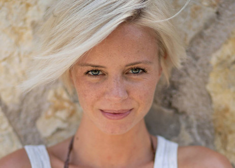 Model: Frederike 63696