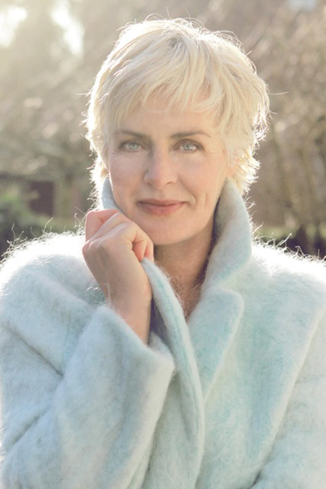 Model: Annette 27587