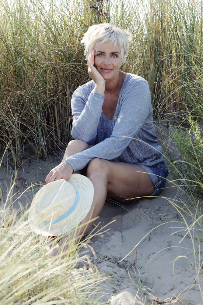 Model: Annette 27589