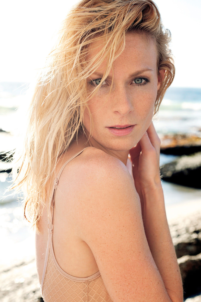 Model: Alexandra 27525