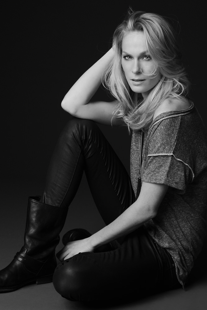 Model: Alexandra 27527