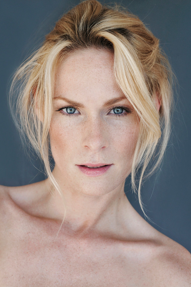 Model: Alexandra 27528