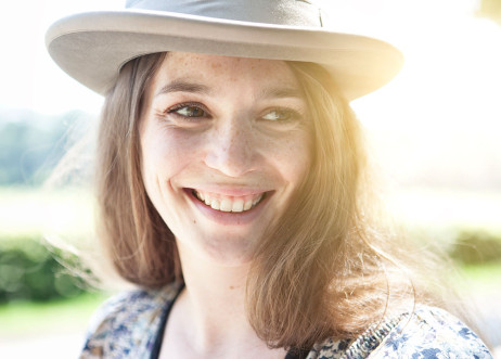 Model: Cathrin 73392