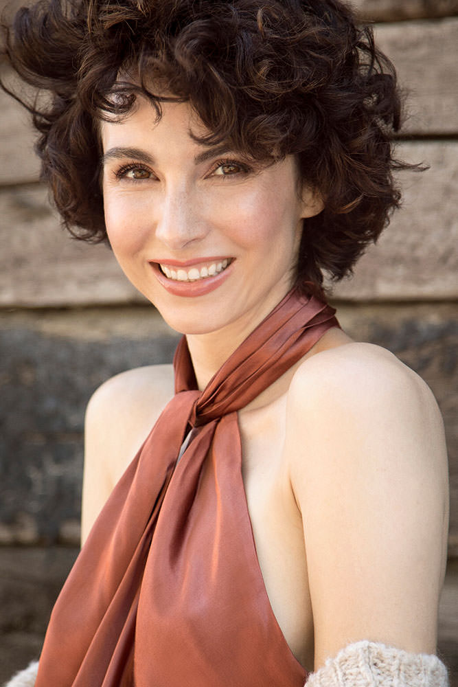 Model: Caroline 84599