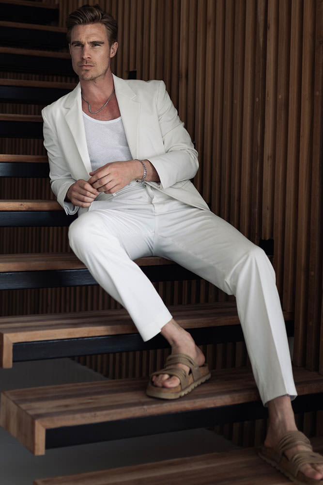 Model: Julian 102876