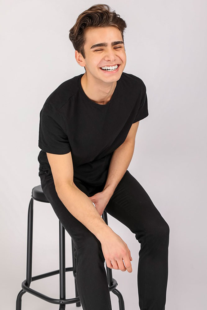 Model: Muhammed 98935