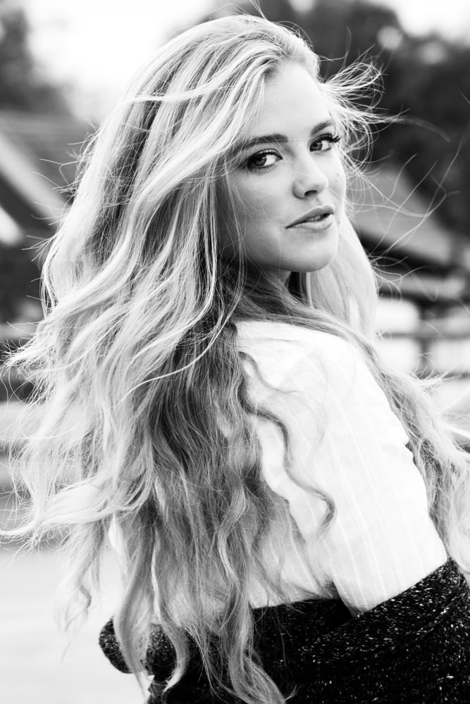 Model: Camilla 32160