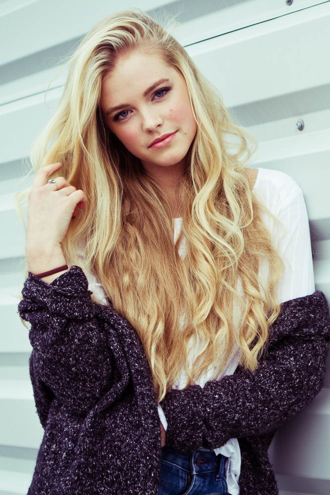 Model: Camilla 32162