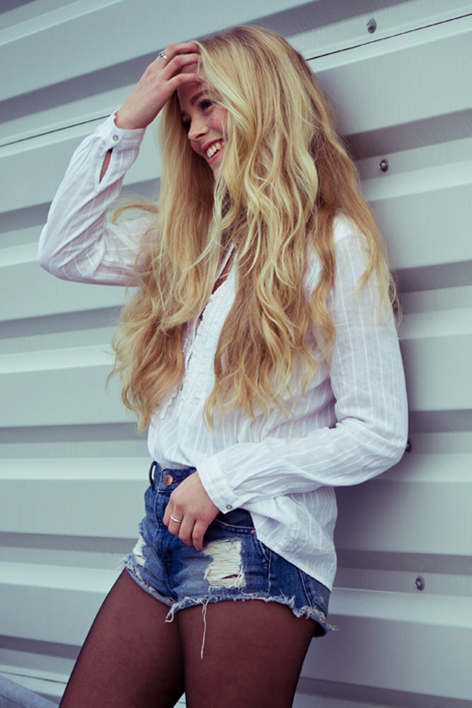 Model: Camilla 32393