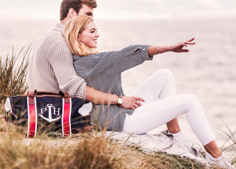 Model: Camilla 42763