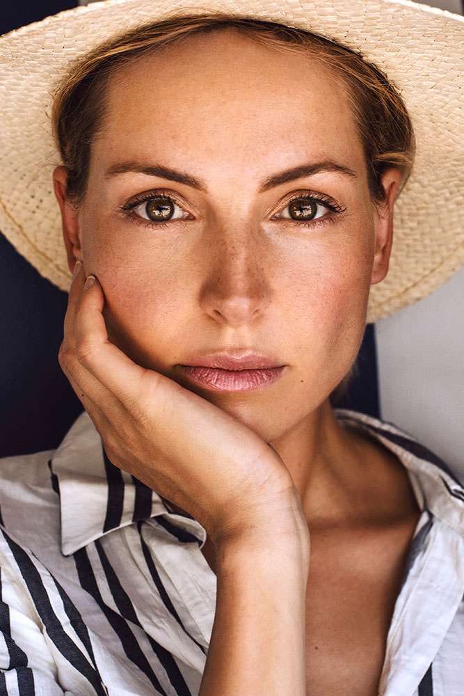 Model: Adrienne 74009