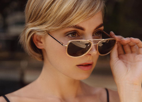 Model: Adrienne 93569