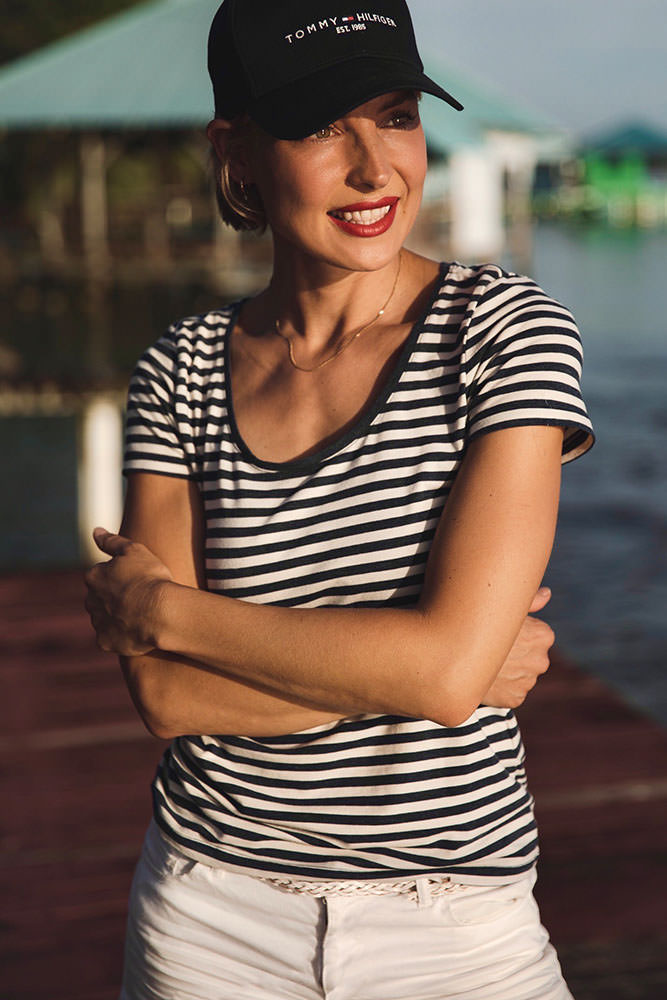 Model: Adrienne 93591