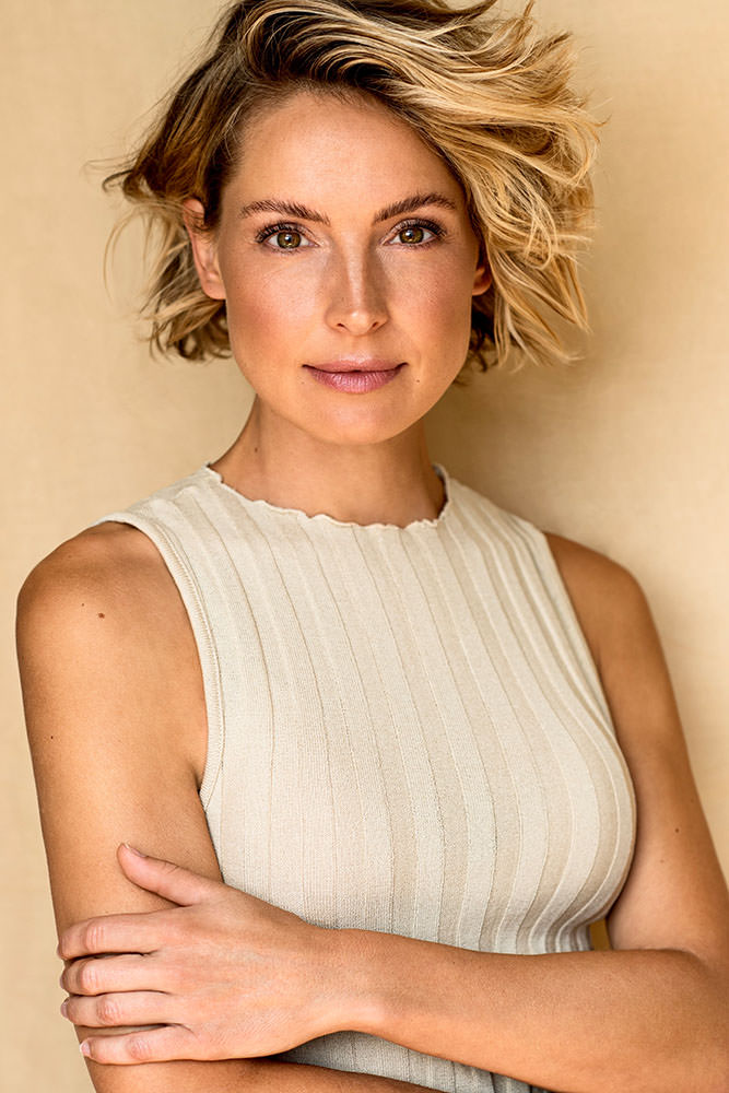 Model: Adrienne 97723