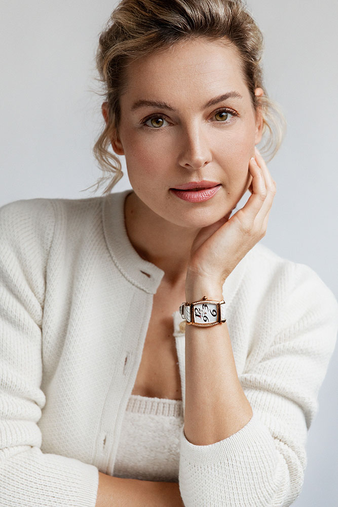 Model: Adrienne 107377