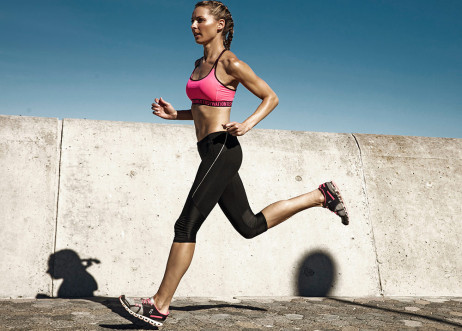 Model: Adrienne 61050