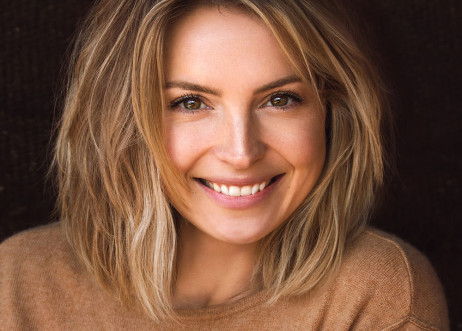 Model: Adrienne 71149