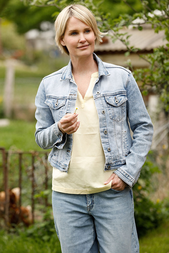 Model: Ann Kathrin 112846