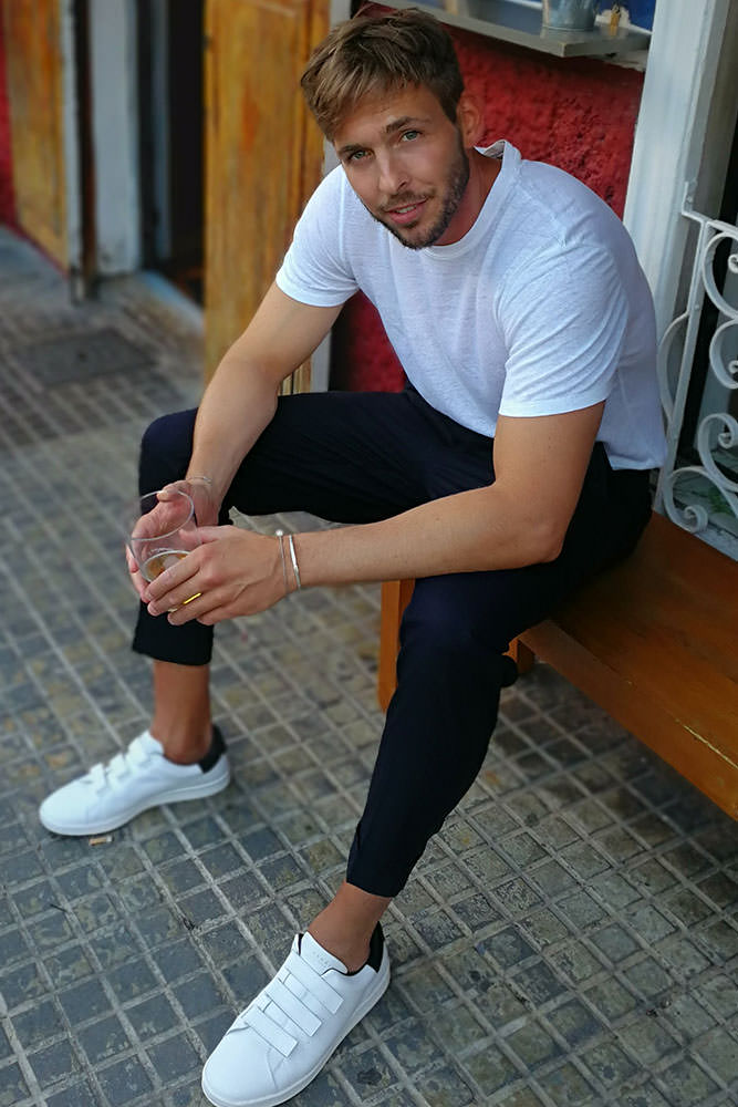 Model: Christian 68773