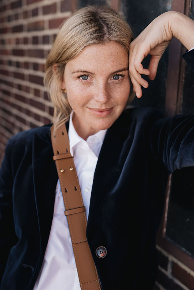 Model: Vanessa 77241