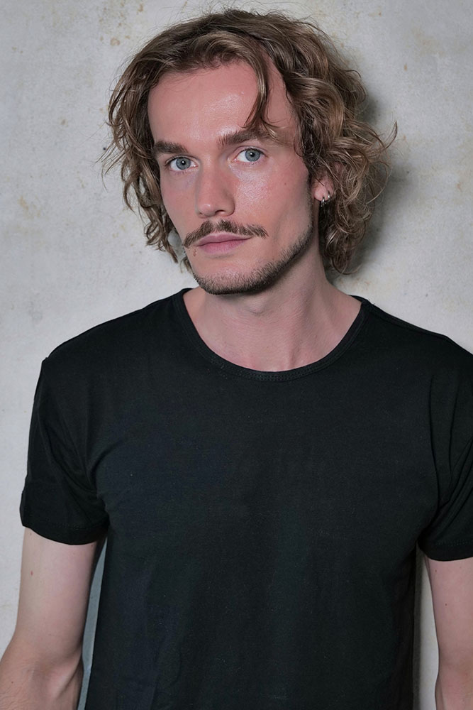 Model: Maximilian 113245