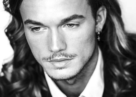 Model: Maximilian 66635