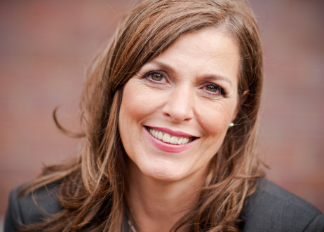 Model: Michaela 46008