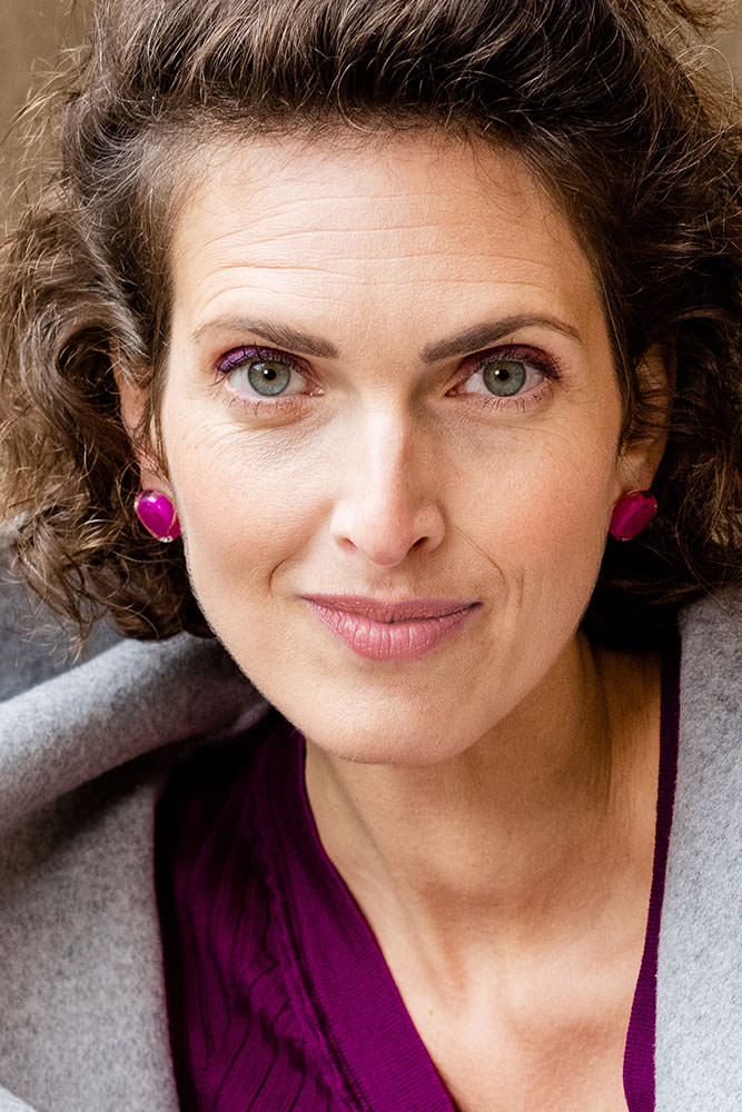 Model: Nadine 104697