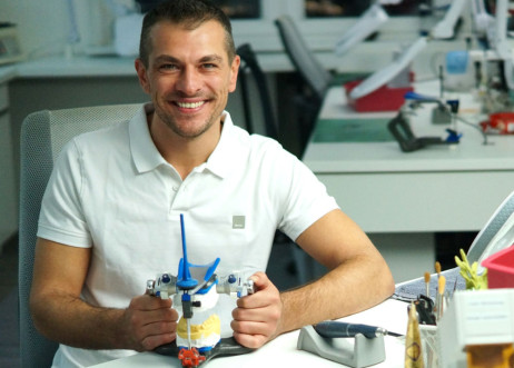 Model: Alexander 42140