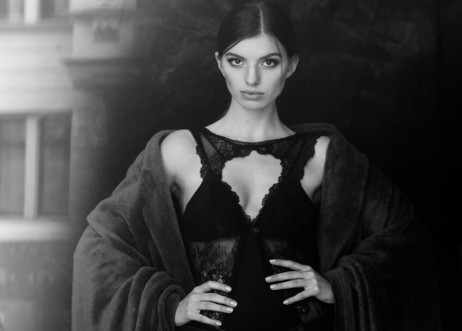 Model: Maxi Marie 54369