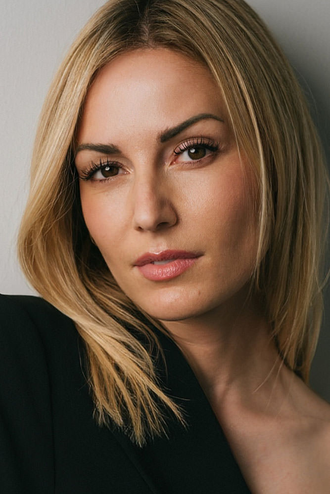 Model: Caroline 114589