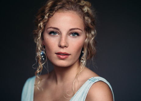 Model: Charline 43928