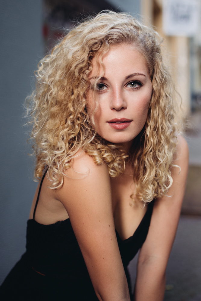 Model: Charline 43932