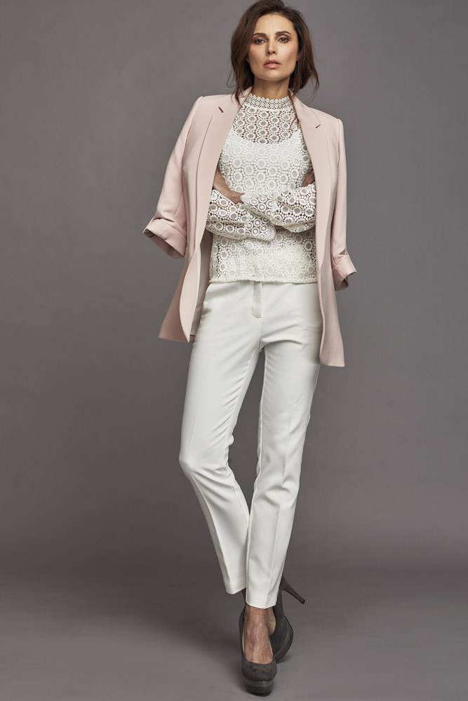 Model: Claudia 48032