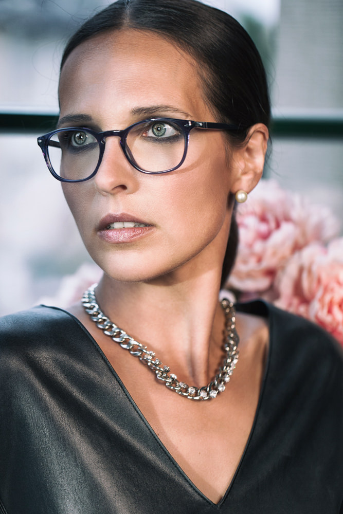 Model: Jeanette 48887