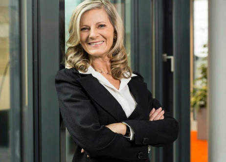 Model: Claudia 57672