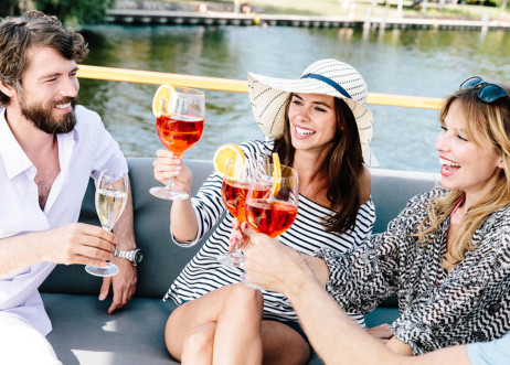 Model: Charleen 64709