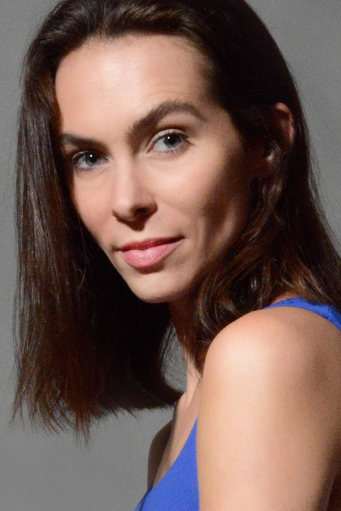 Model: Charleen 67701