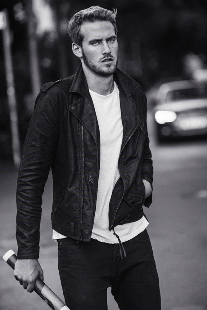 Model: Leonard 67032